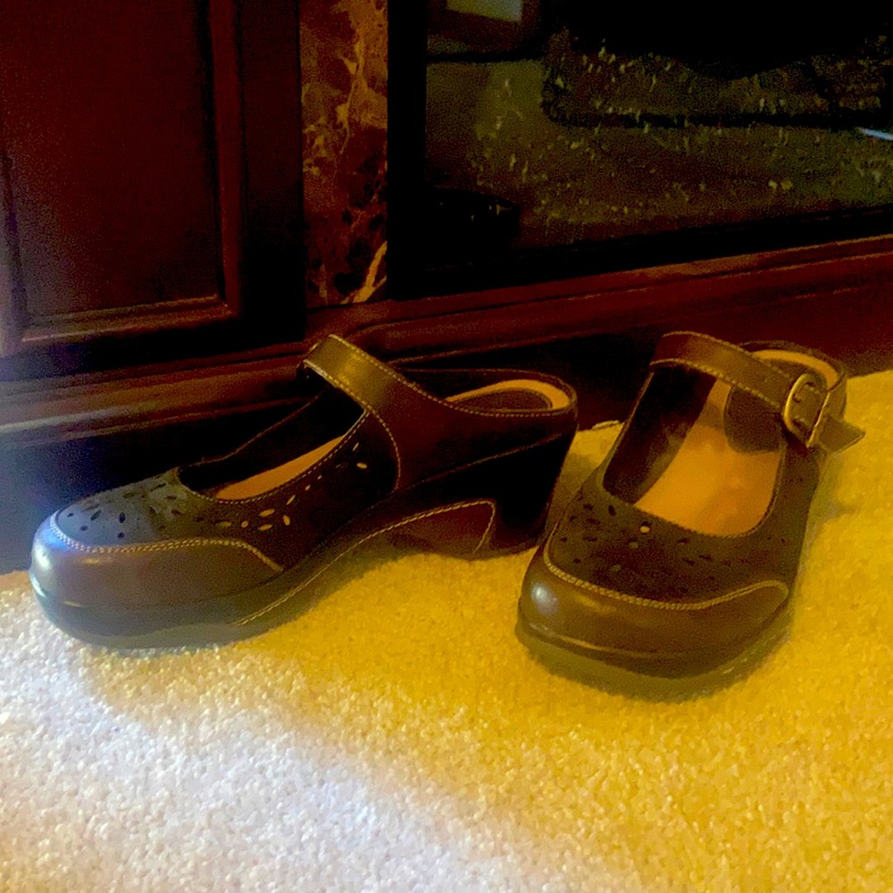 Rialto mule sandals in great condition